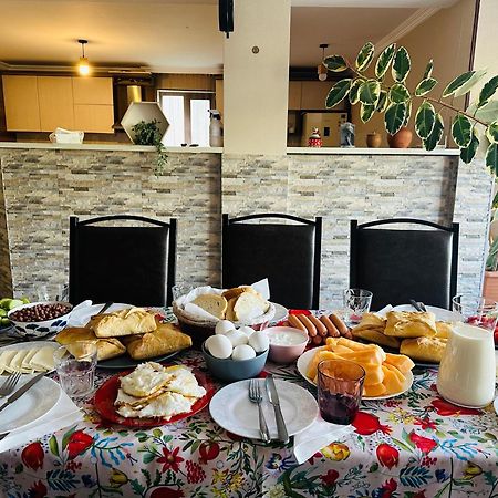 Nikolo Inn Kazbegi Ngoại thất bức ảnh