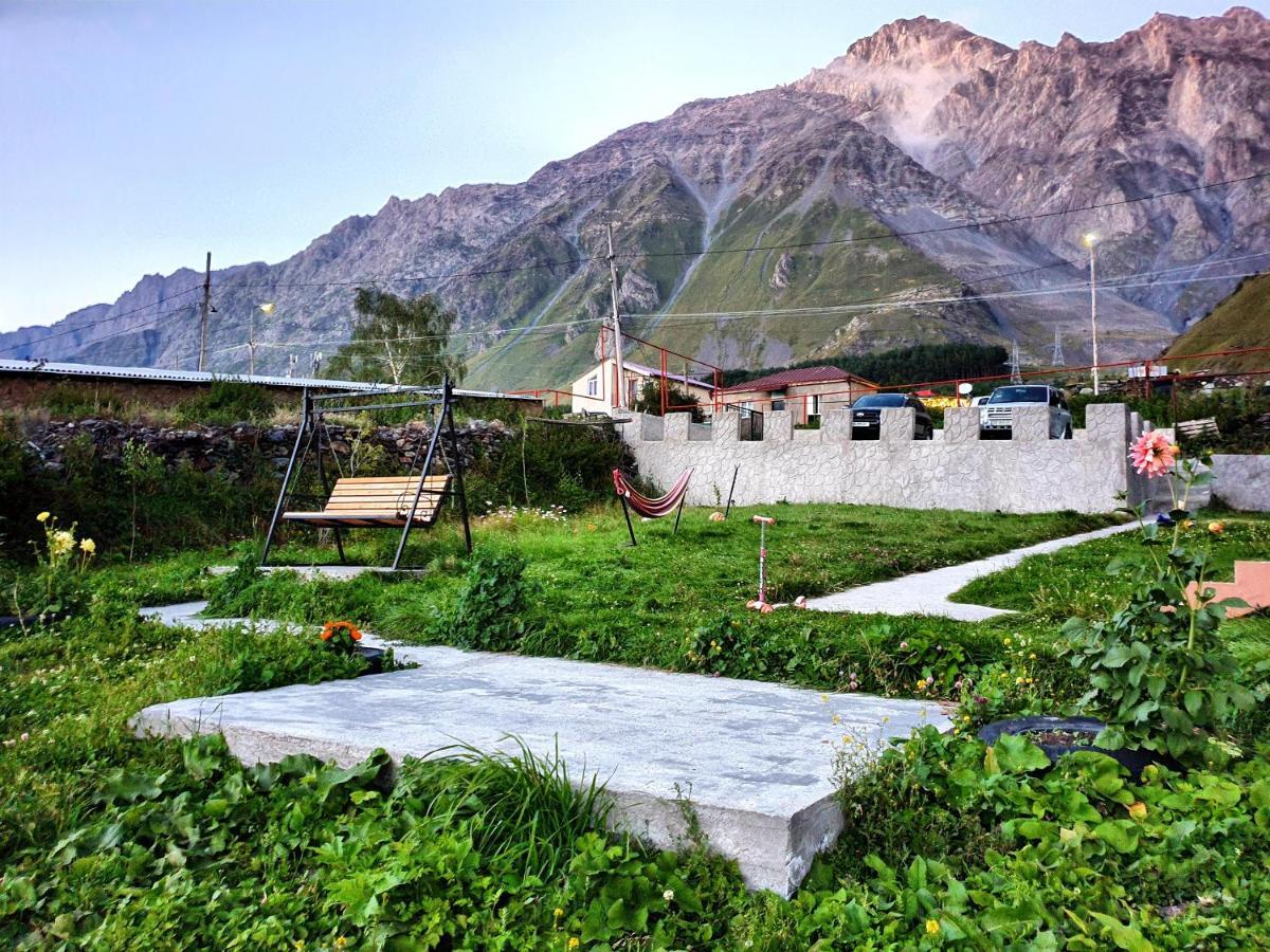 Nikolo Inn Kazbegi Ngoại thất bức ảnh
