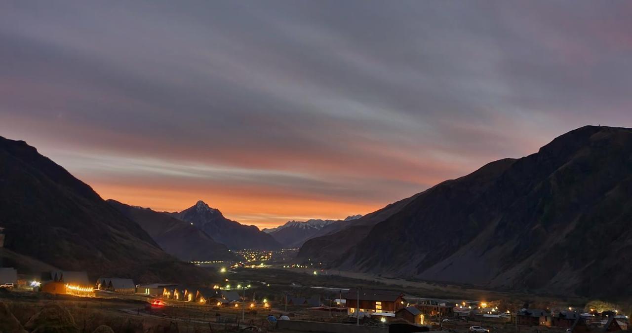Nikolo Inn Kazbegi Ngoại thất bức ảnh