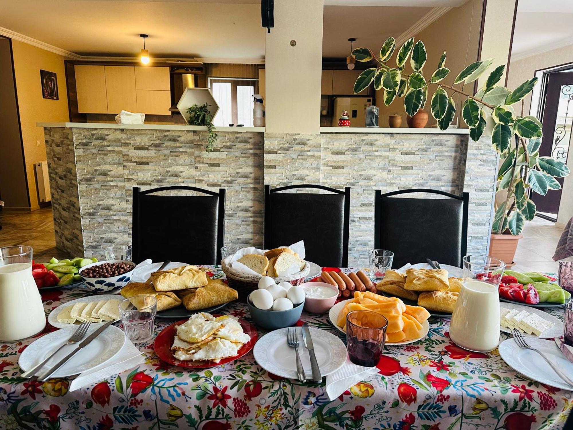 Nikolo Inn Kazbegi Ngoại thất bức ảnh