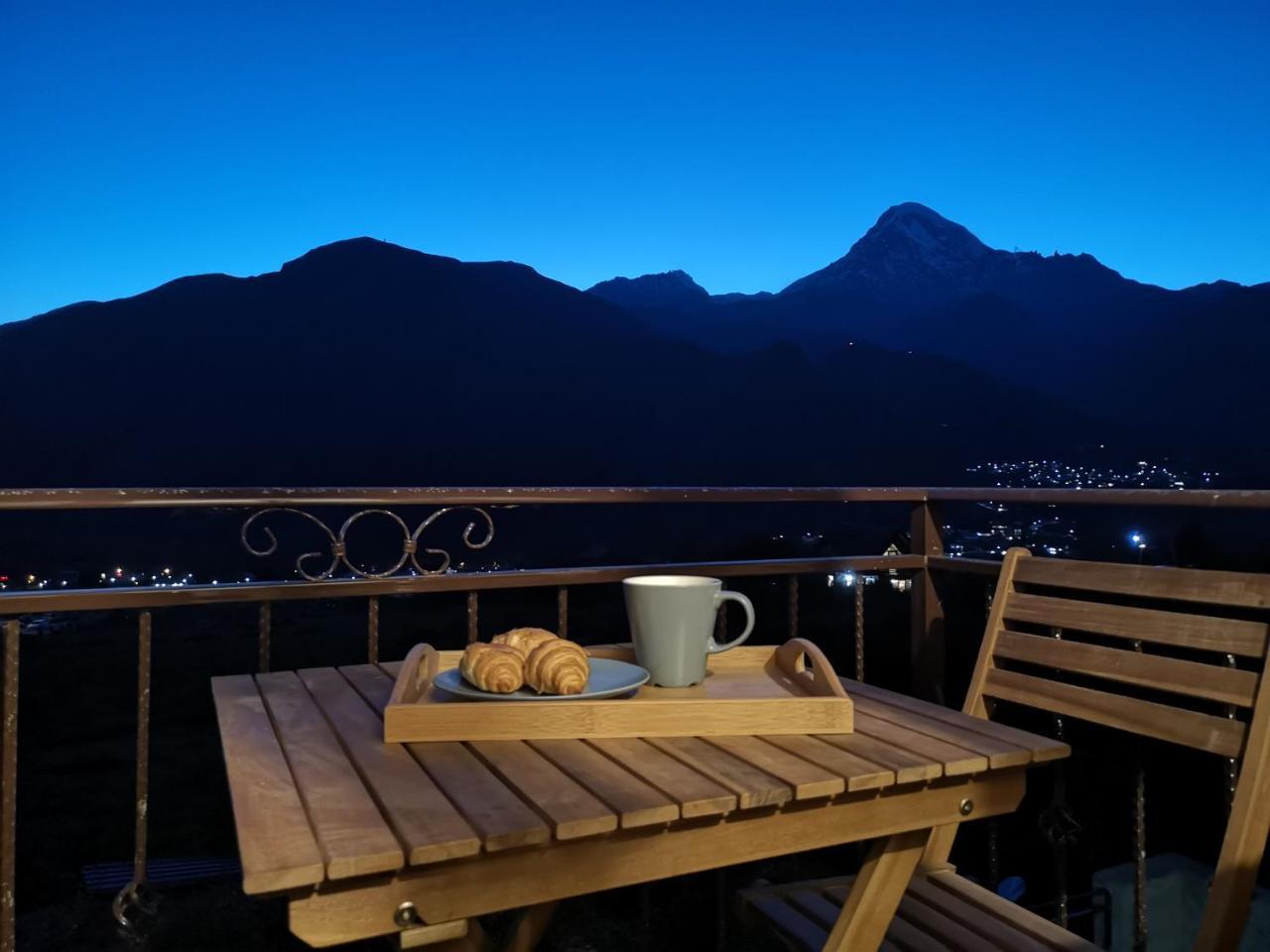 Nikolo Inn Kazbegi Ngoại thất bức ảnh