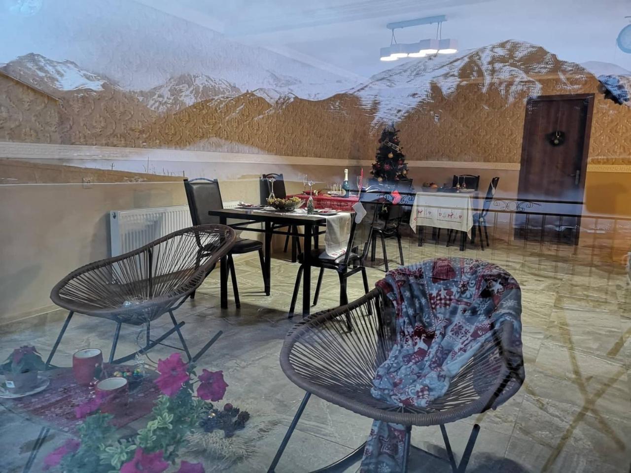 Nikolo Inn Kazbegi Ngoại thất bức ảnh