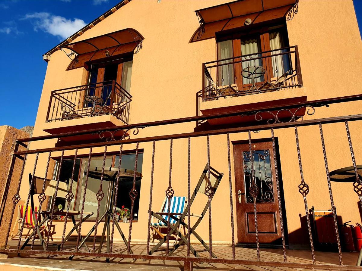 Nikolo Inn Kazbegi Ngoại thất bức ảnh